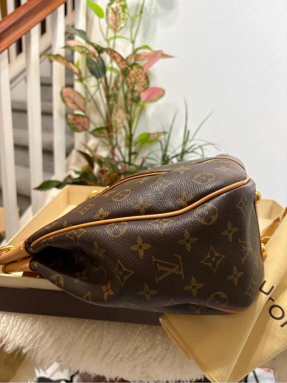 Louis Vuitton Galliera Handbag Monogram Canvas PM. **FULL INCLUSION**